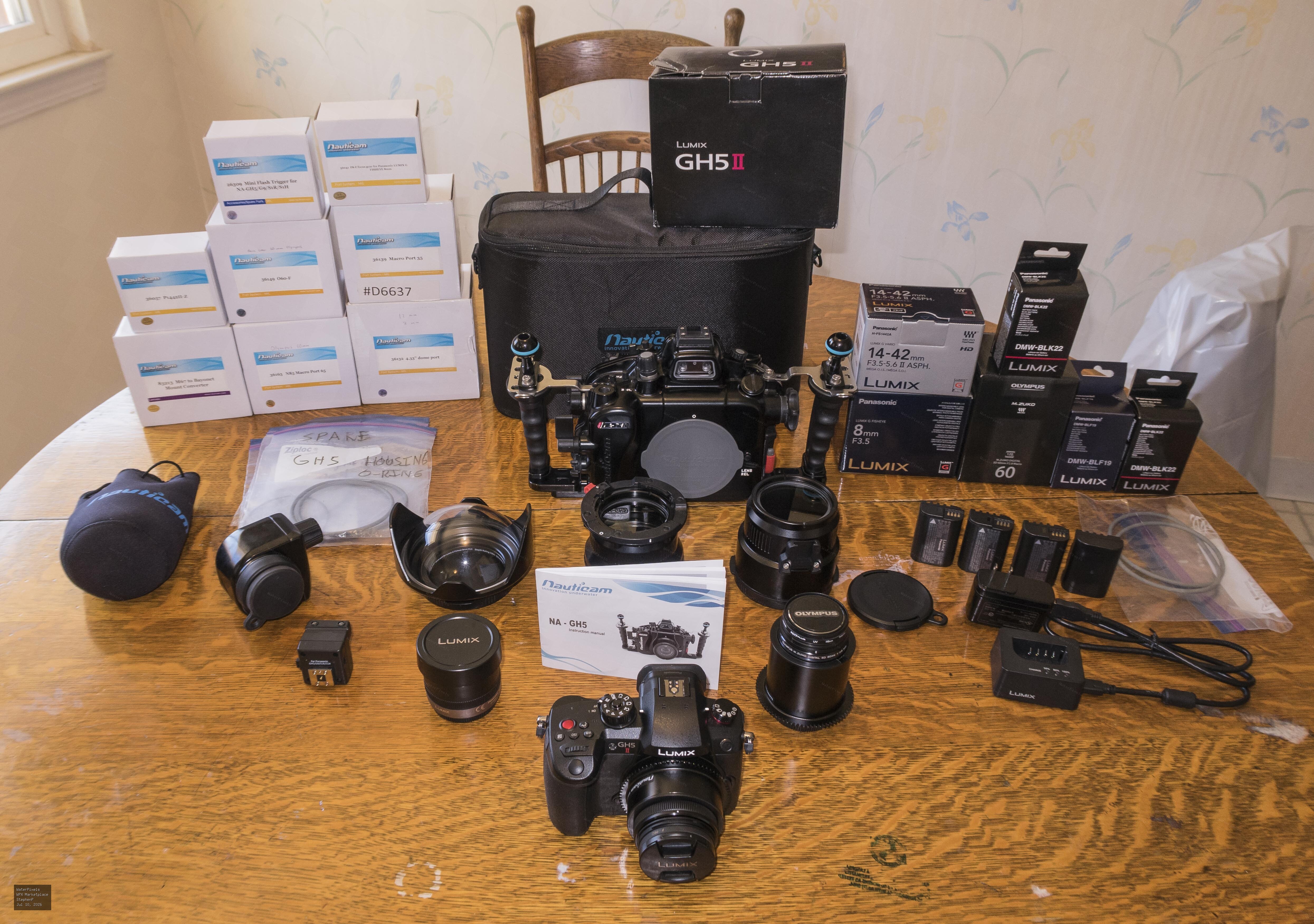 Nauticam Panasonic GH5M2 Micro Four Thirds System for Wide-Angle, Medium-Wide Angle, and Macro Photo/Video, Exc. Cond.