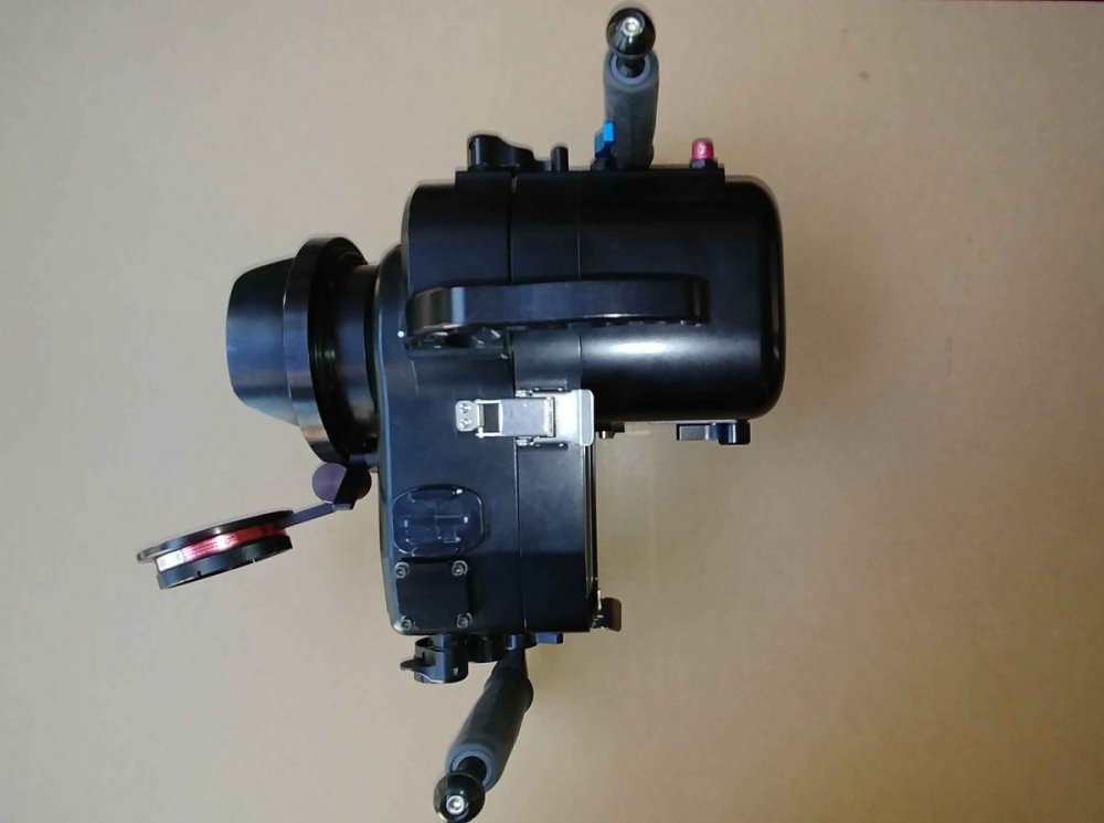 ax700 housing top.jpg