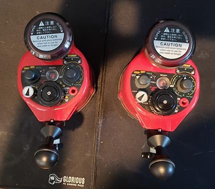 strobes-back-sm.jpg.51c06f8f816908be9b91c7ebdbe4ac19.jpg