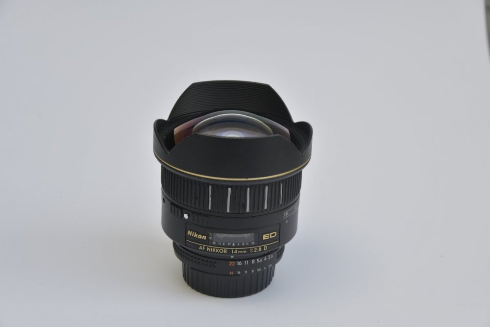Nikon 14mm f2.8.JPG