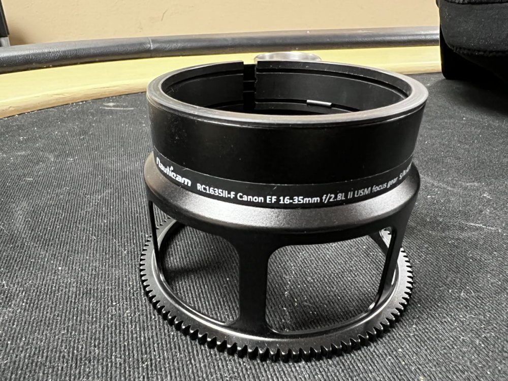 RC1635II-F 16-35 focus.JPG