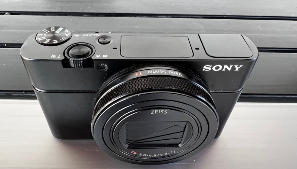 Sony RX100 VII 2.jpeg