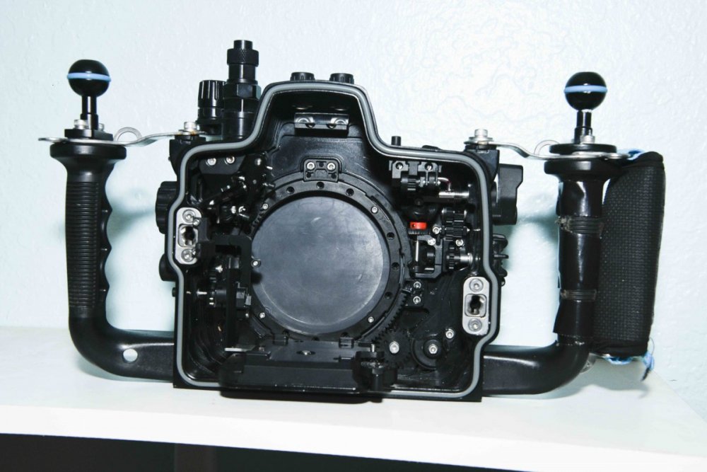 Nauticam Housing for Nikon D800.jpg