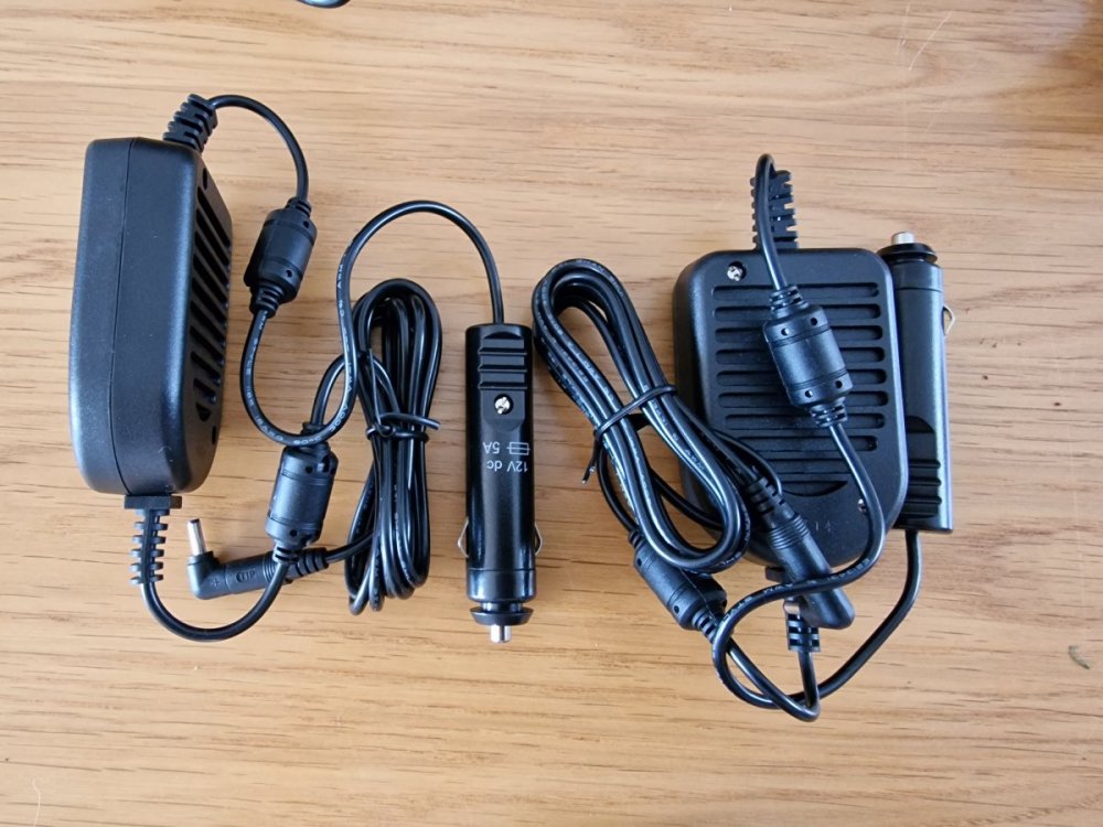 Light and Motion Sola 3000 - dc chargers.jpg