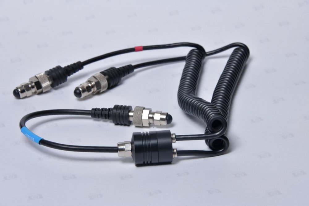 Ikelite dual strobe sync cable.jpg